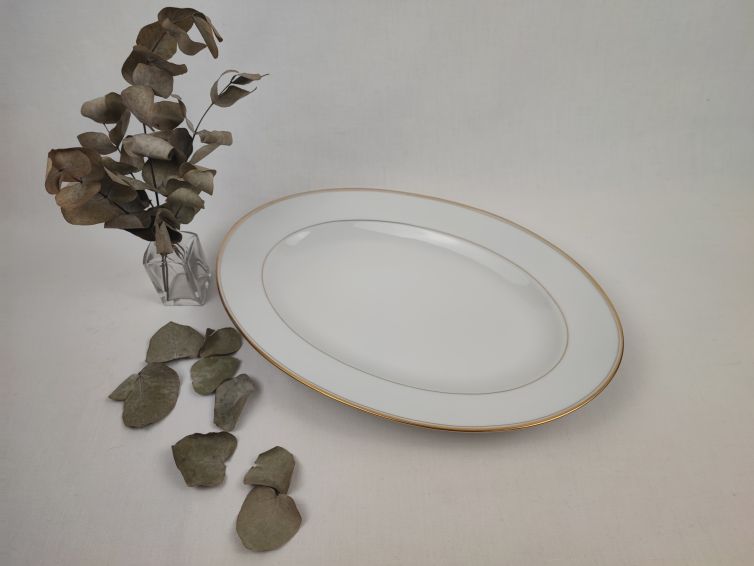 Plat ovale en Porcelaine de Limoges à 3 filets dorés
